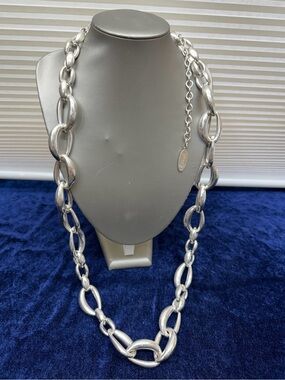 Chico’s Silver Light Weight Hollow Link Necklace